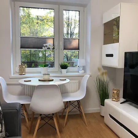 Apartament 4 Osobowy 아파트 *